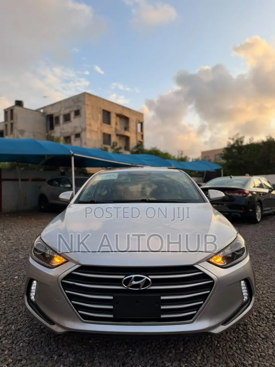 Hyundai Elantra Limited Sedan FWD (2.0L 4cyl 6A) 2017 Silver