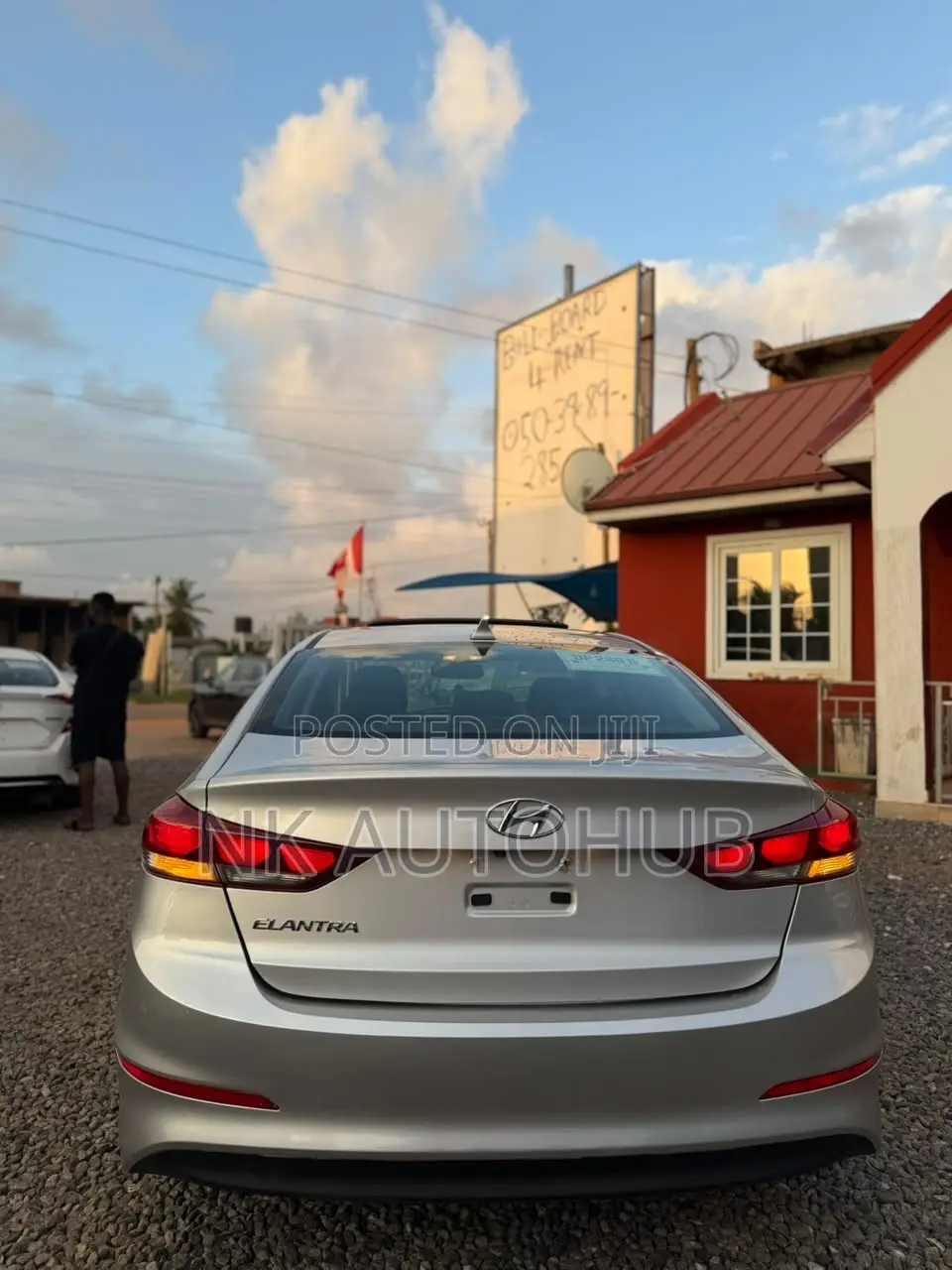 Hyundai Elantra Limited Sedan FWD (2.0L 4cyl 6A) 2017 Silver