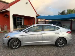 Hyundai Elantra Limited Sedan FWD (2.0L 4cyl 6A) 2017 Silver