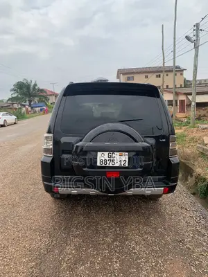 Mitsubishi Pajero 3.8 V6 GLS/GLX 2012 Black