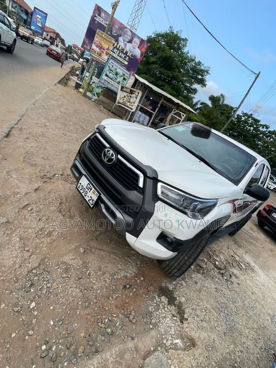 Toyota Hilux 2023 White