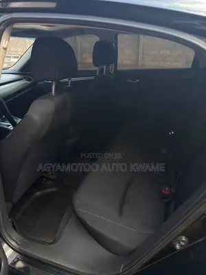 Toyota Hilux 2023 White