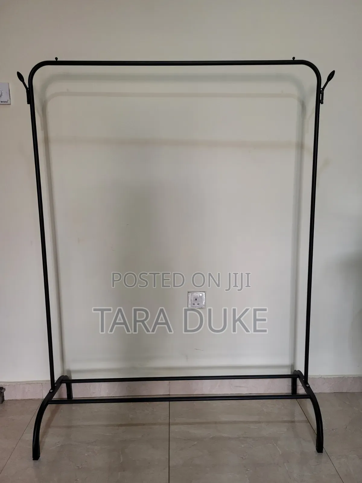 Multifunctional Single Pole Clothes Rack