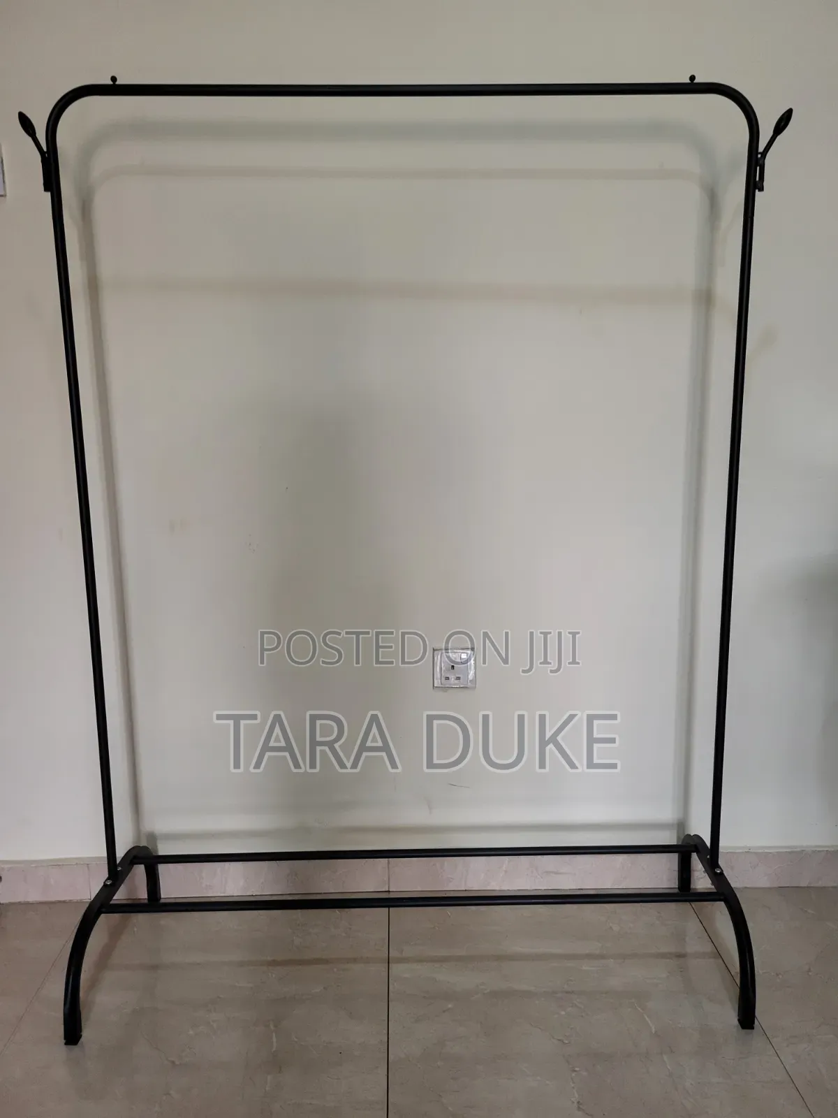 Multifunctional Single Pole Clothes Rack