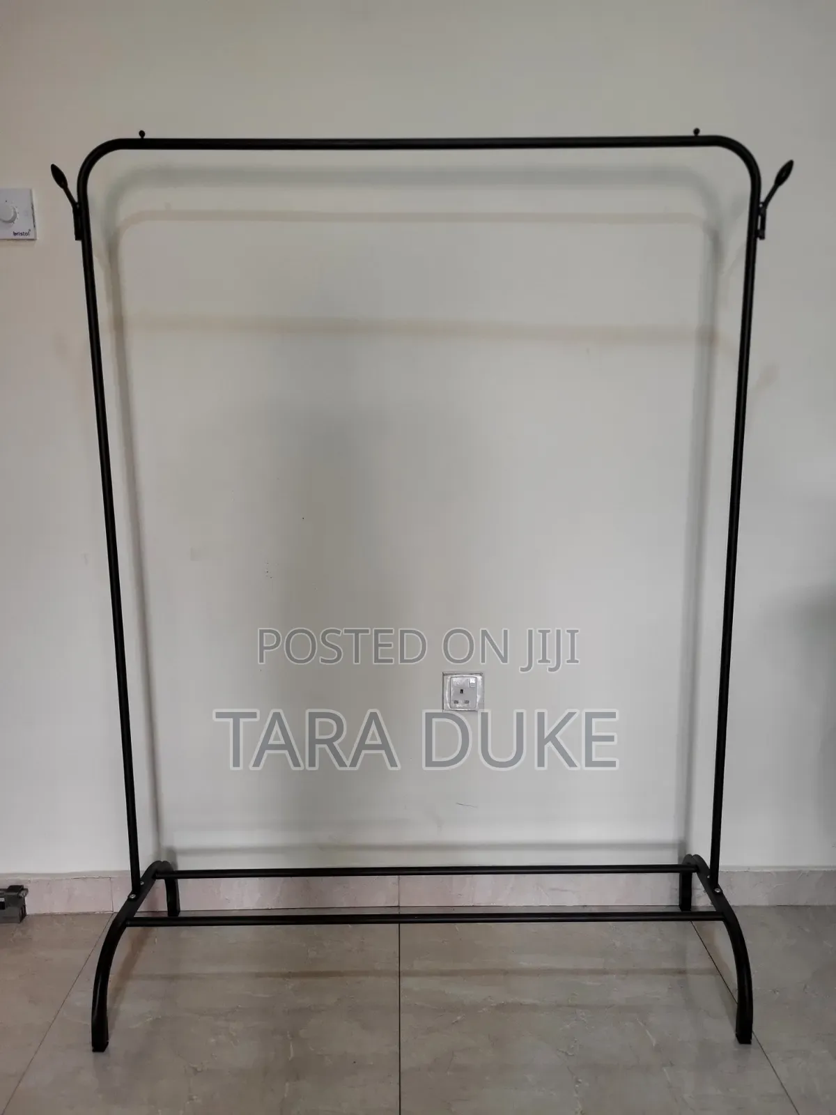 Multifunctional Single Pole Clothes Rack