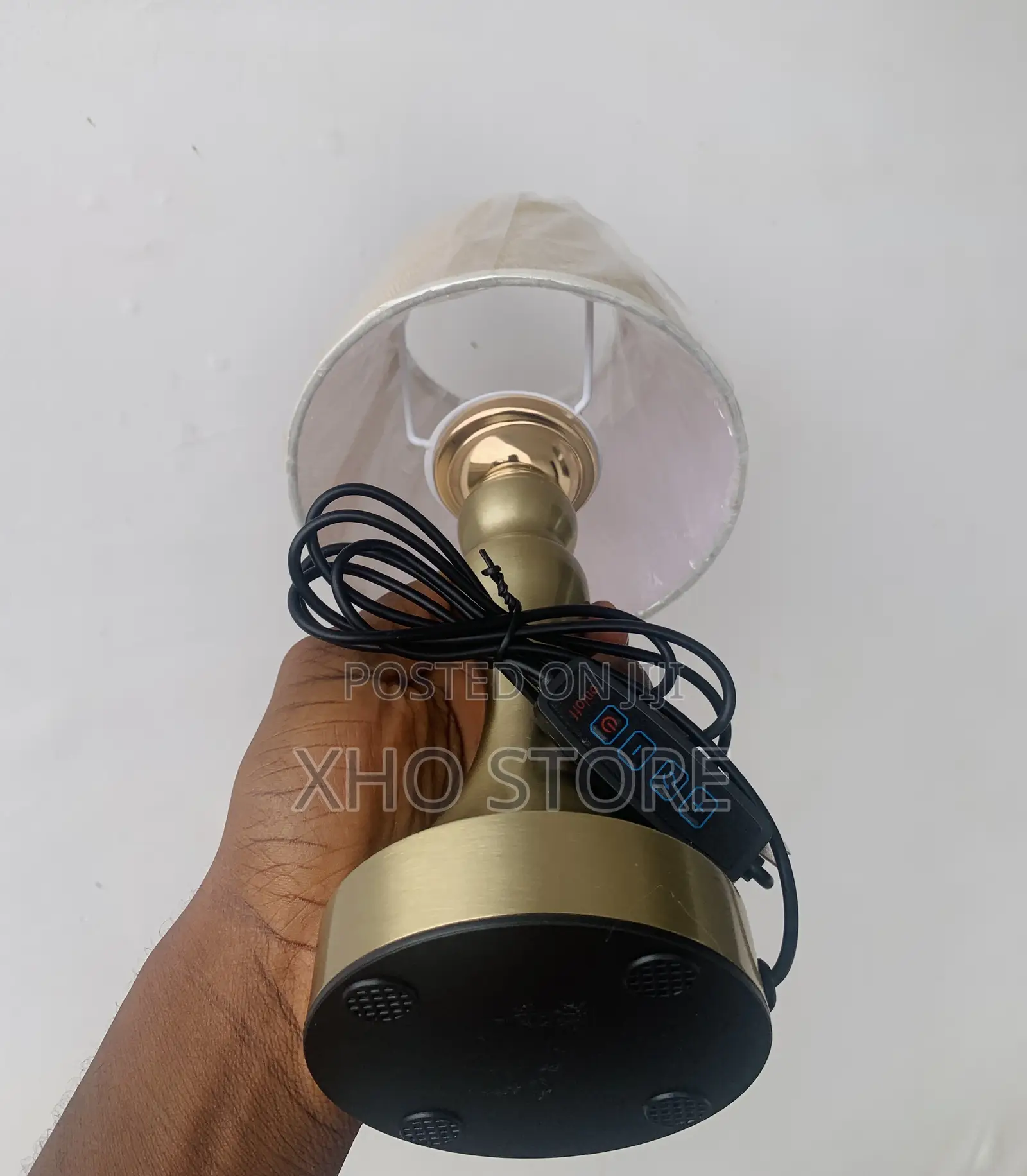 Luxury Minimalist Metal Table Desk Lamp 3 Color Temperature Plug-In