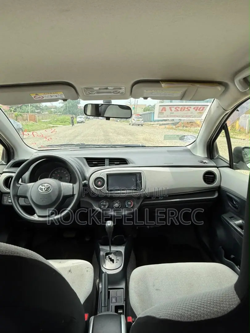 Toyota Vitz 1.3 FWD 3dr 2013 White