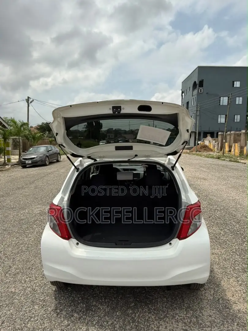 Toyota Vitz 1.3 FWD 3dr 2013 White