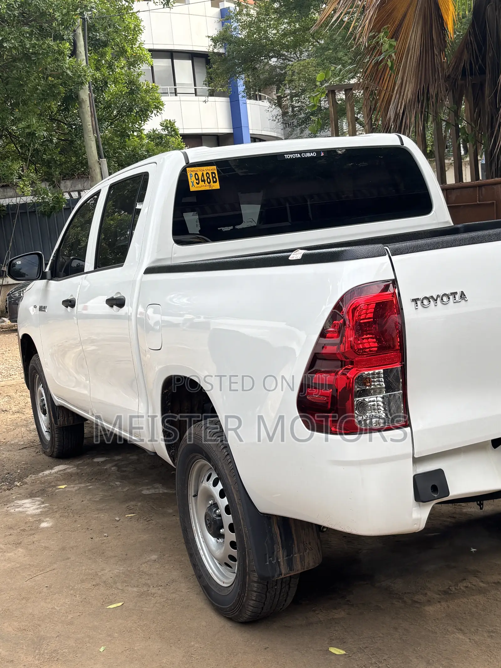 New Toyota Hilux 2025 White