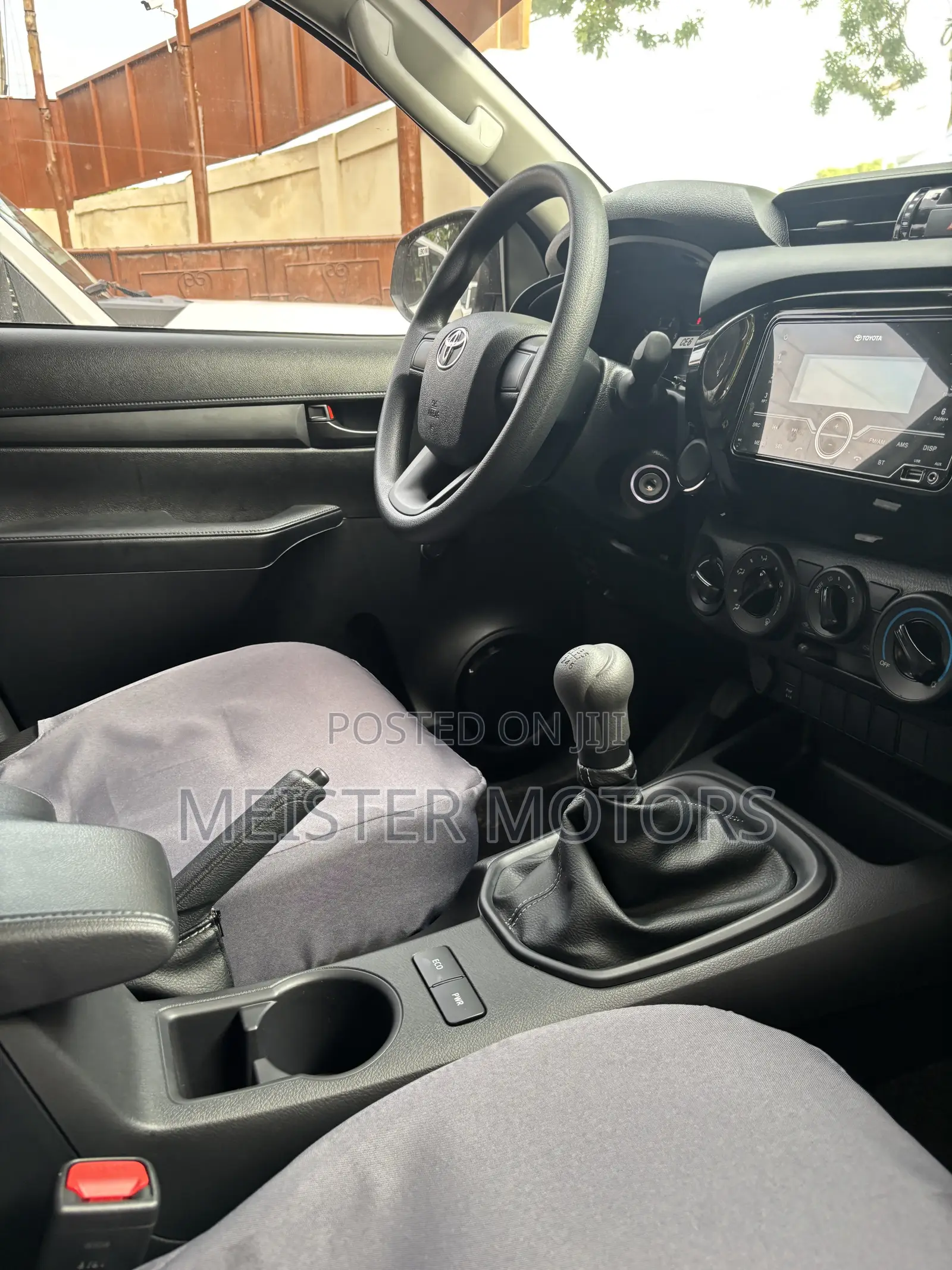 New Toyota Hilux 2025 White