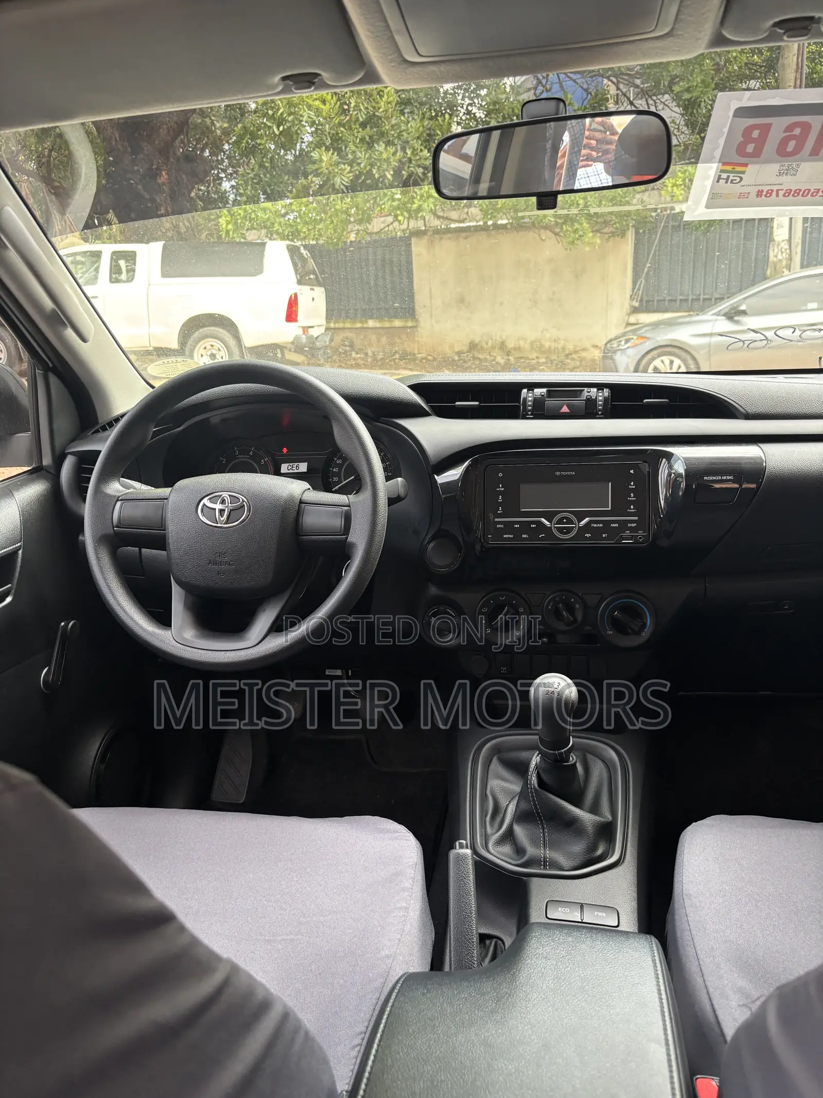 New Toyota Hilux 2025 White