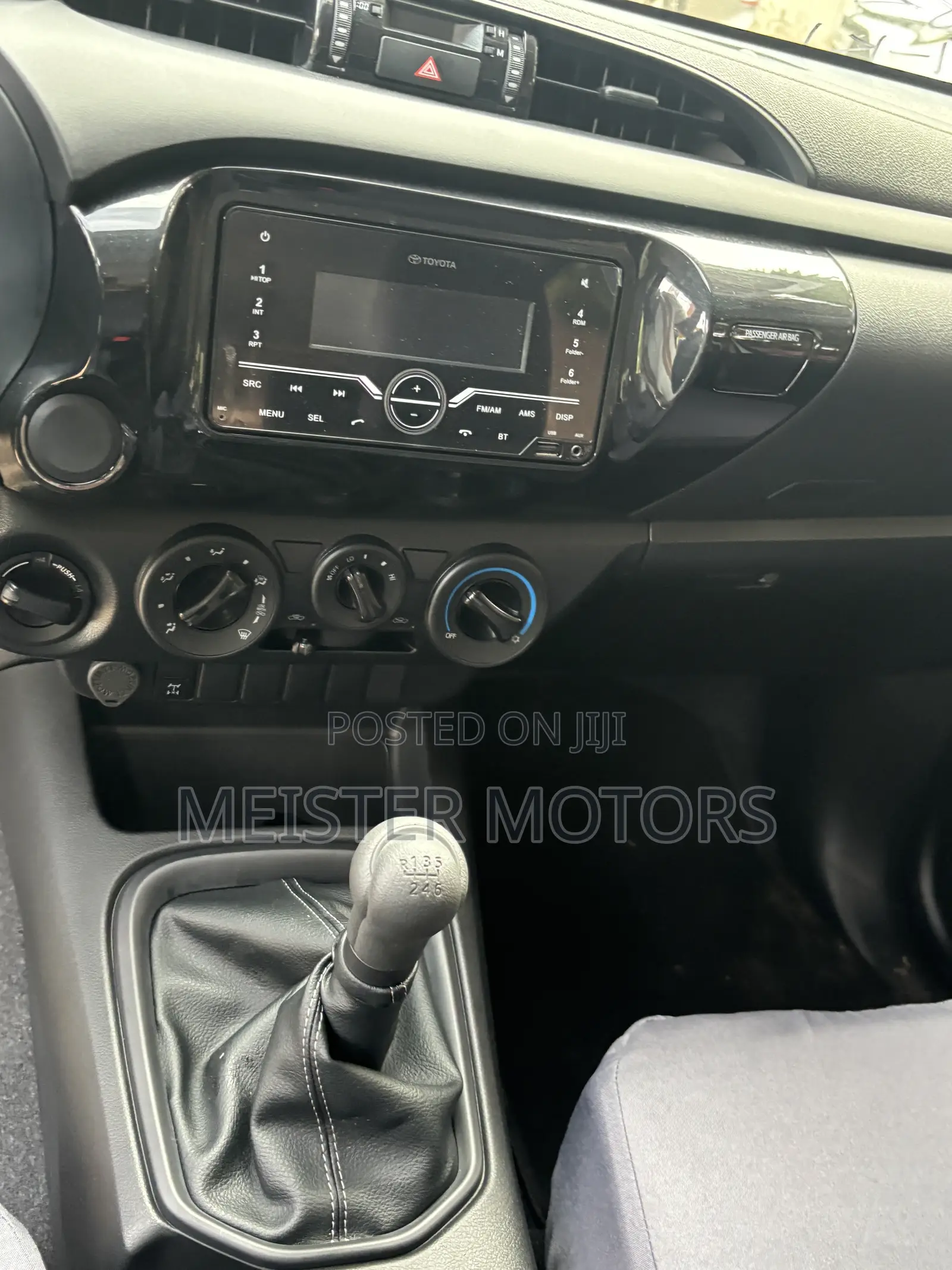 New Toyota Hilux 2025 White