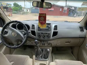 Toyota Fortuner 3.0 D RWD 2009 Gold