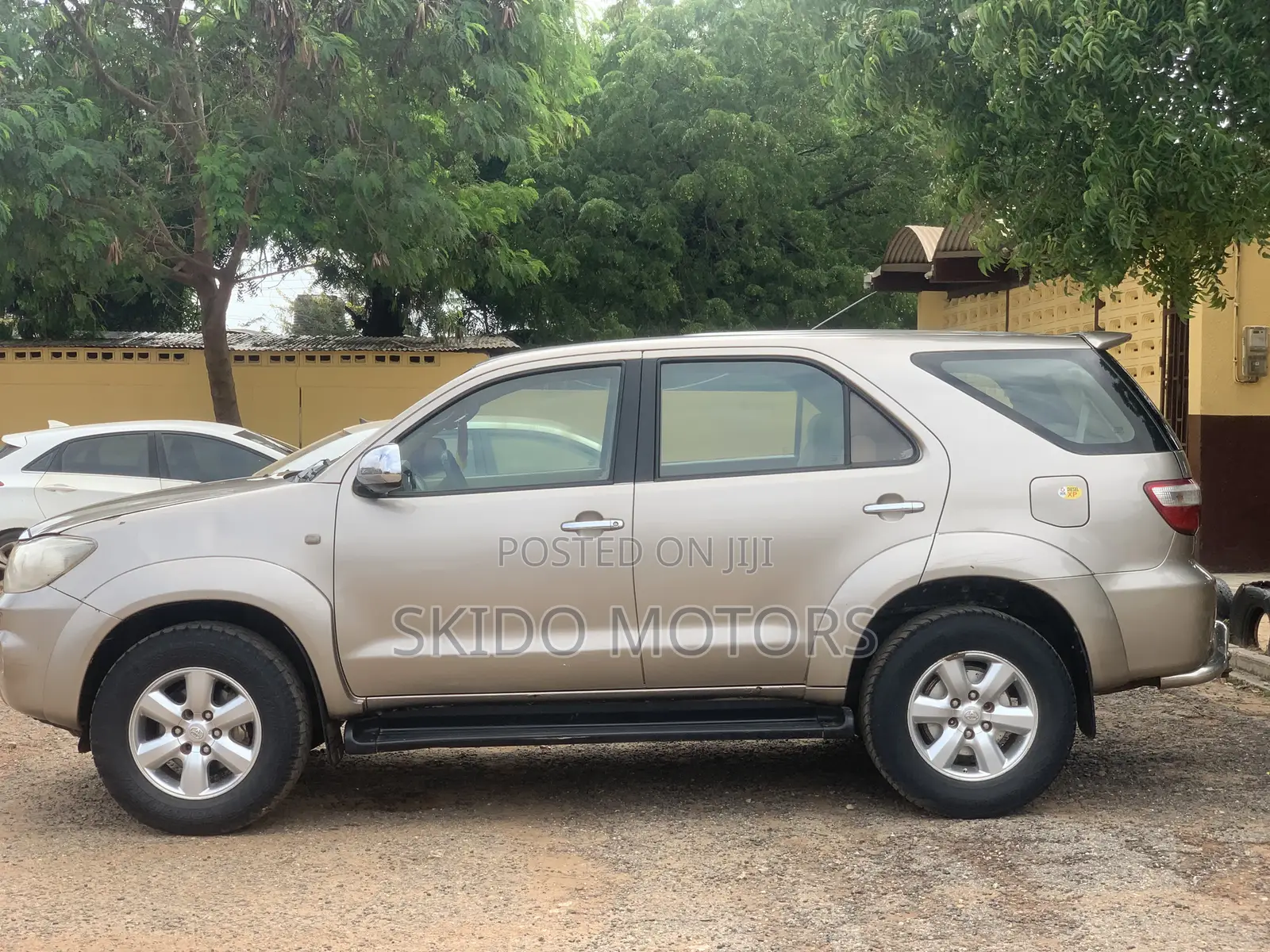 Toyota Fortuner 3.0 D RWD 2009 Gold