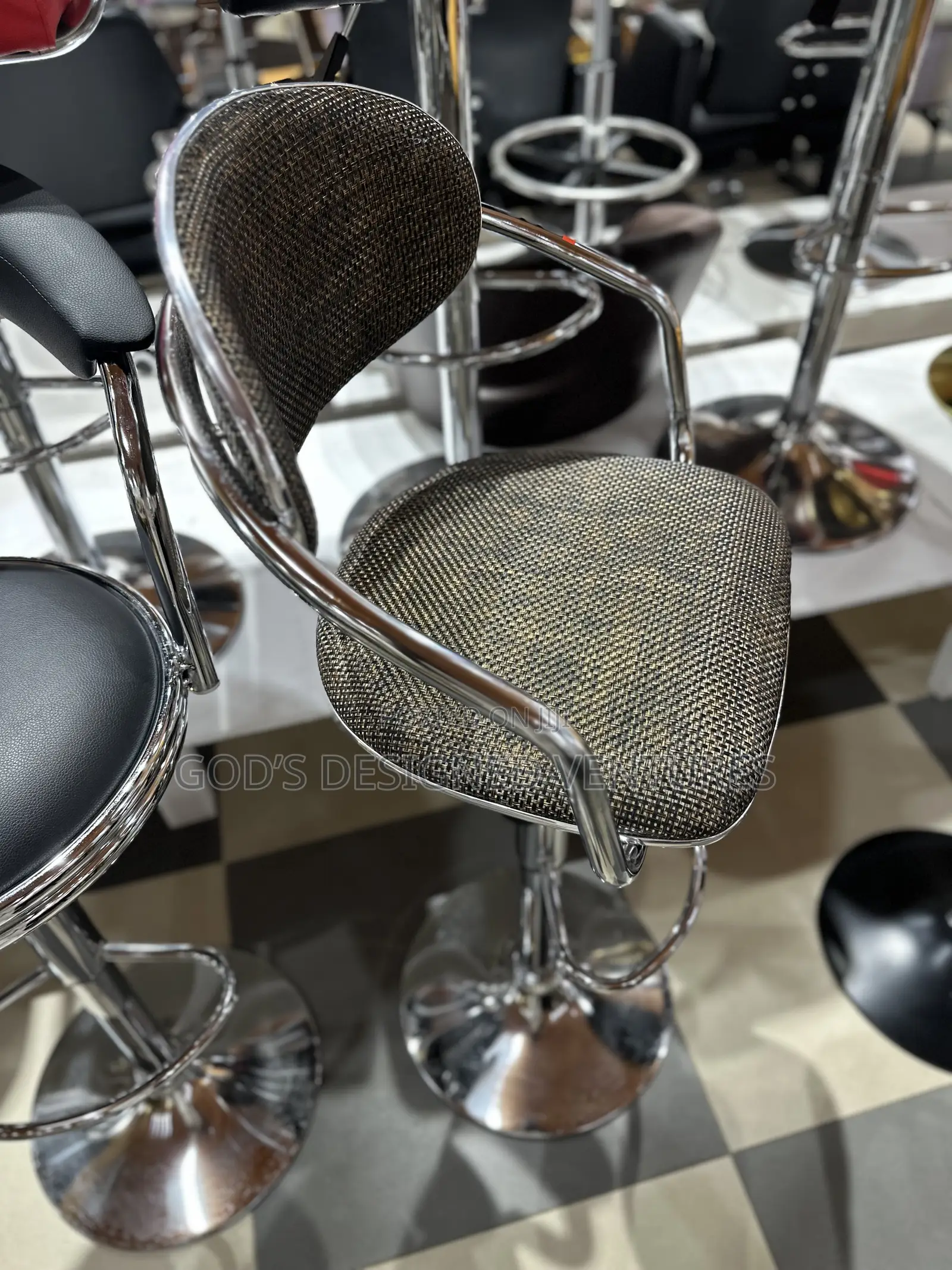 Solid Bar/Saloon Chair