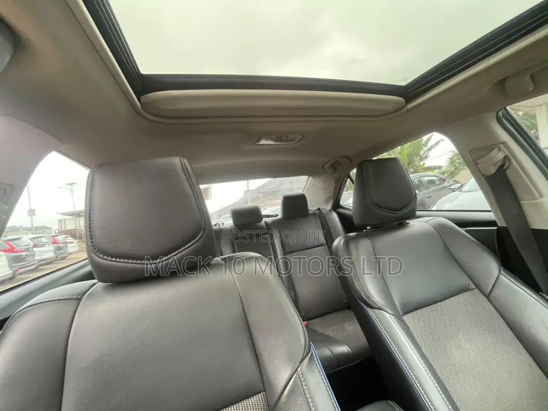 Toyota Corolla SE Special Edition 4dr Sedan (1.8L 4cyl CVT) 2017 Black