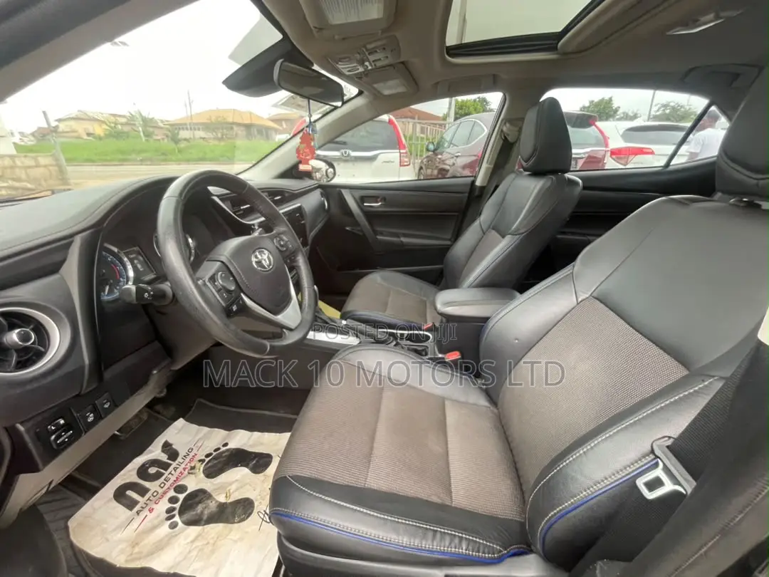 Toyota Corolla SE Special Edition 4dr Sedan (1.8L 4cyl CVT) 2017 Black