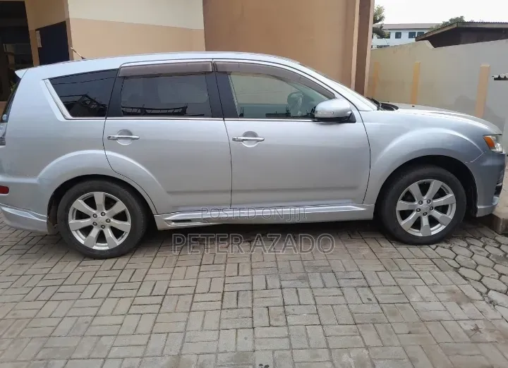 Mitsubishi Outlander 2011 Silver
