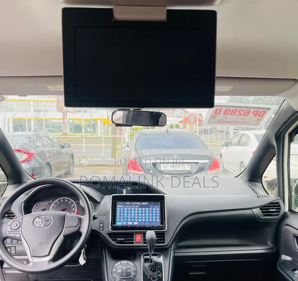 Toyota Voxy 2015 White