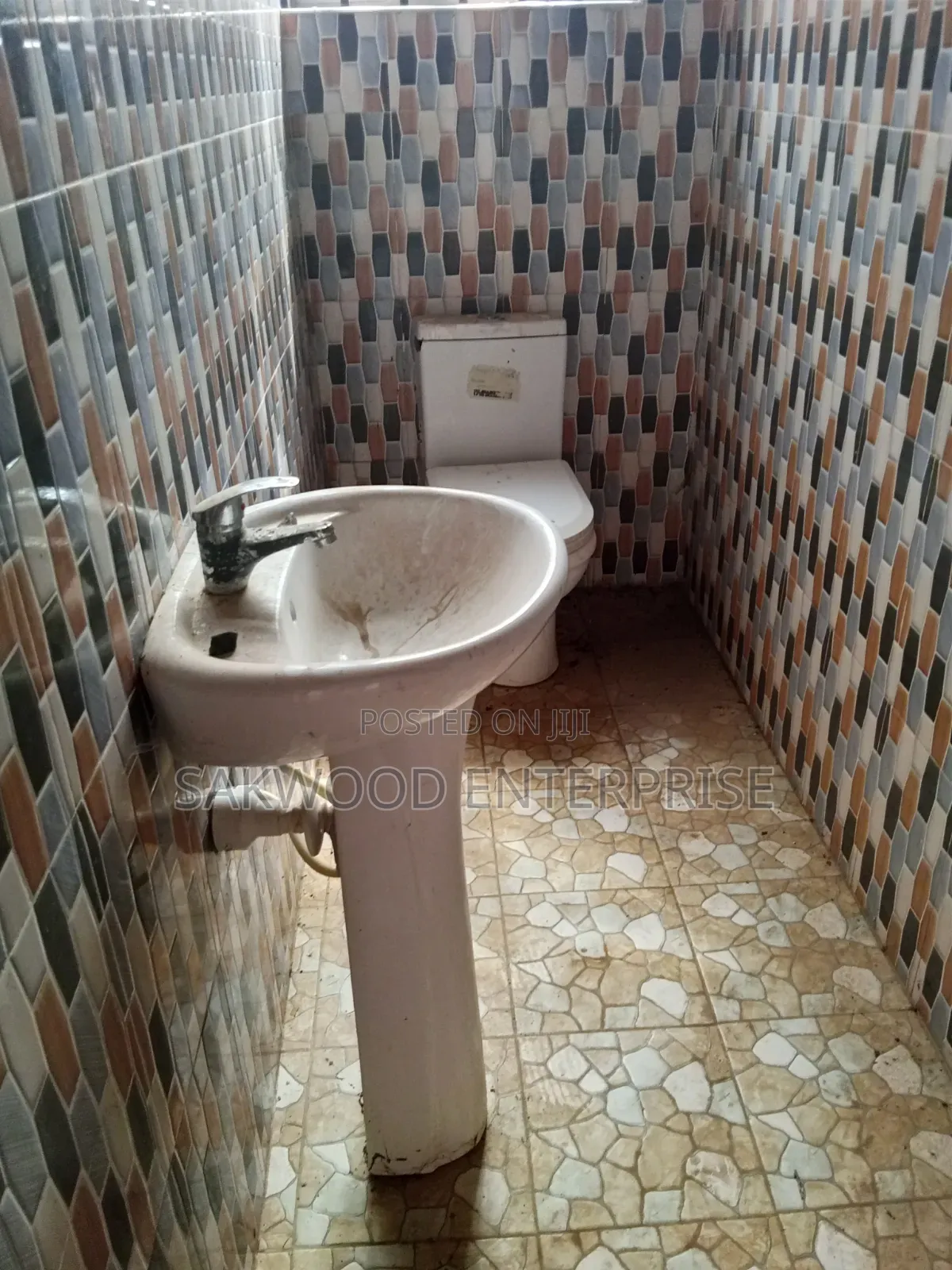 2bdrm Apartment in Sak Wood Enterprise, Oyibi for rent