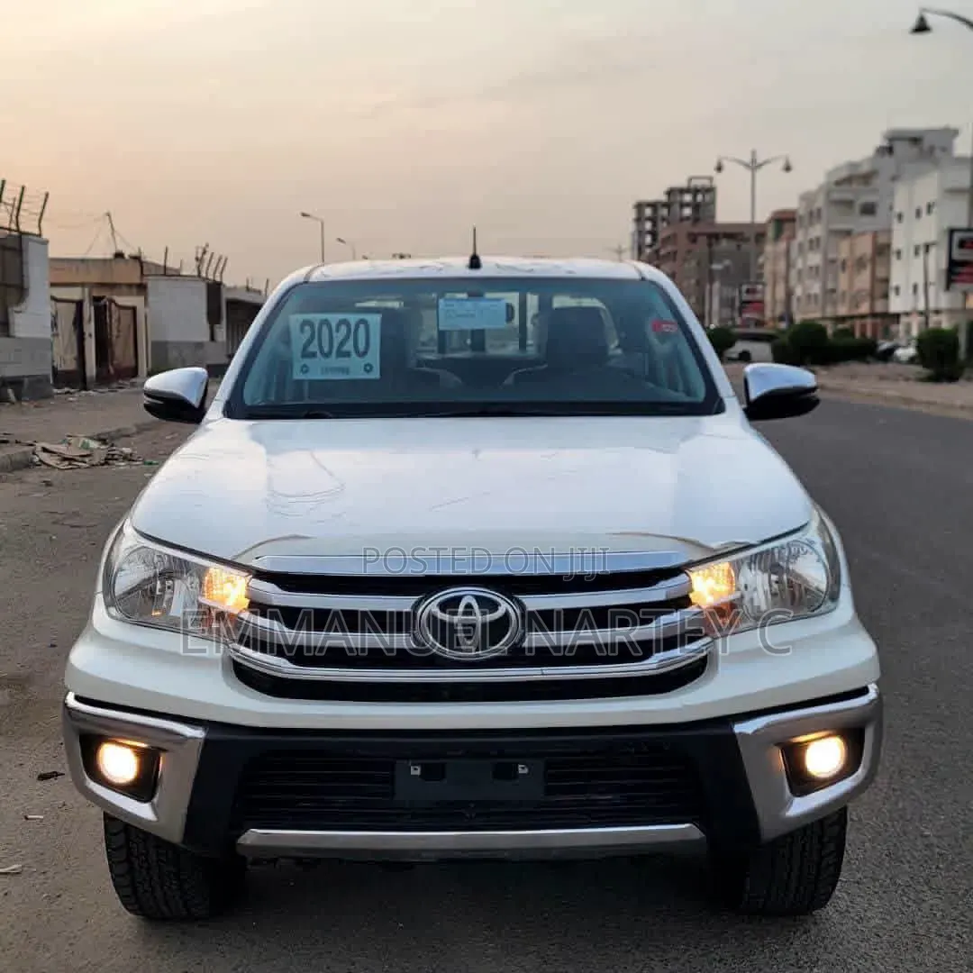 Toyota Hilux 2020 White