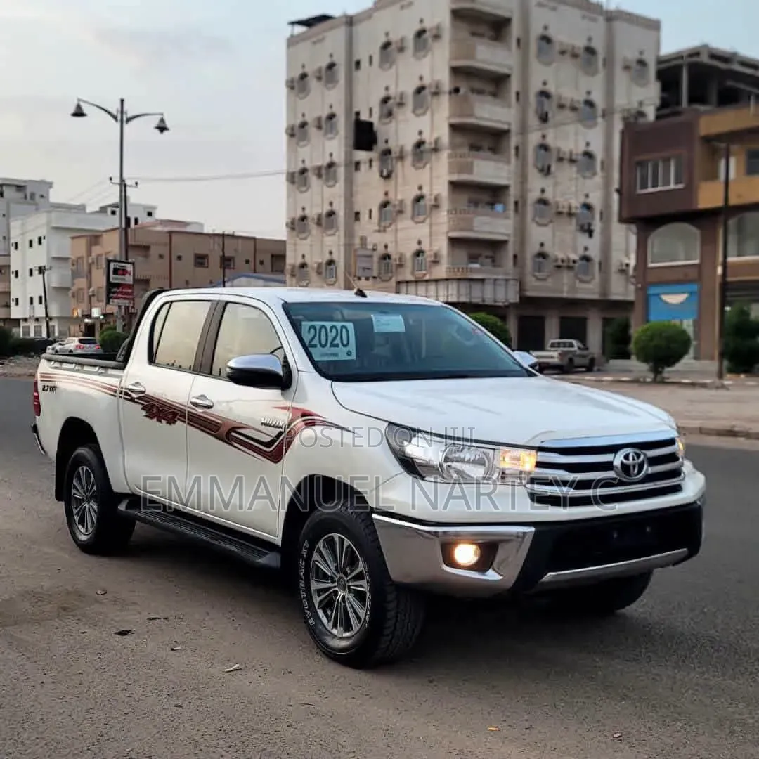Toyota Hilux 2020 White