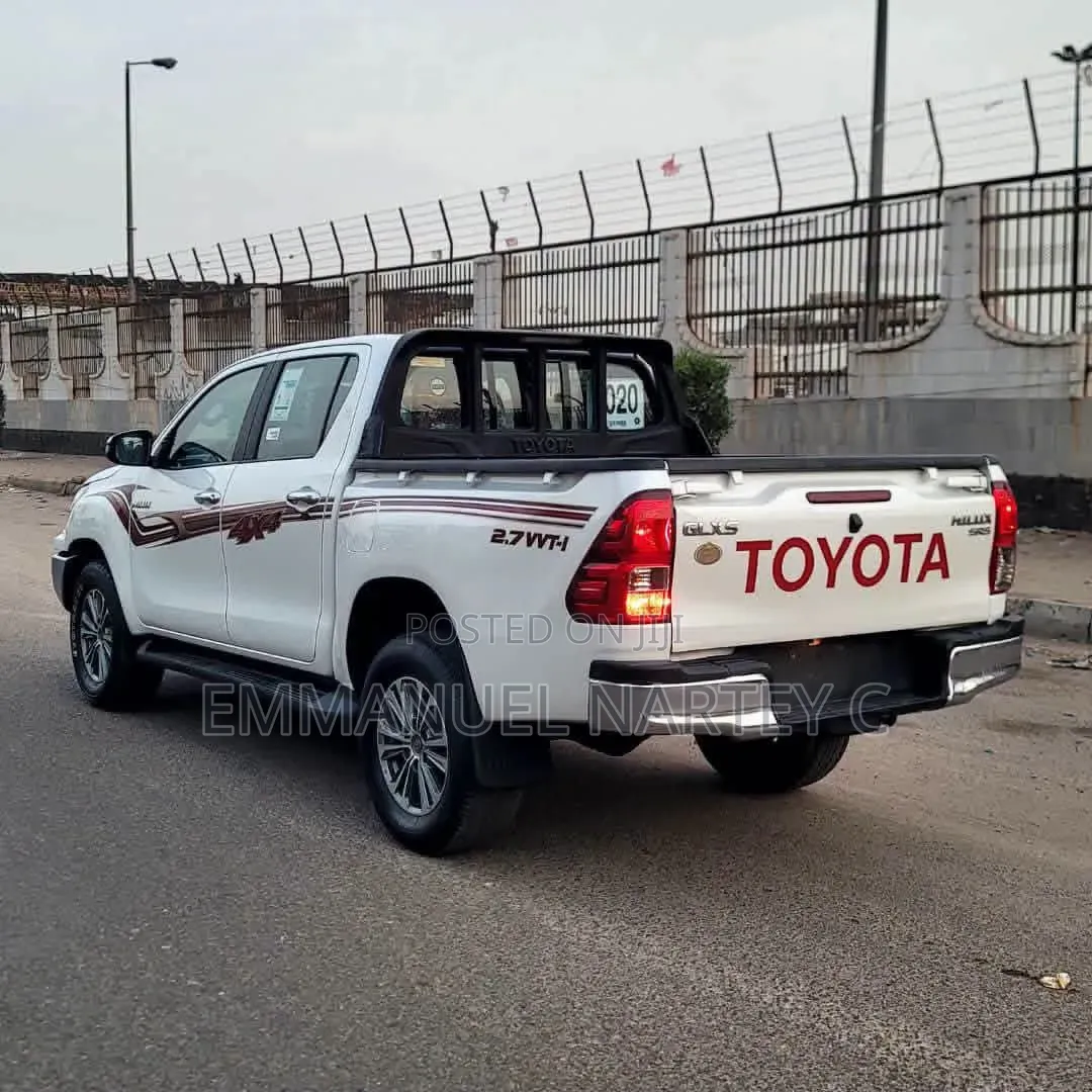 Toyota Hilux 2020 White