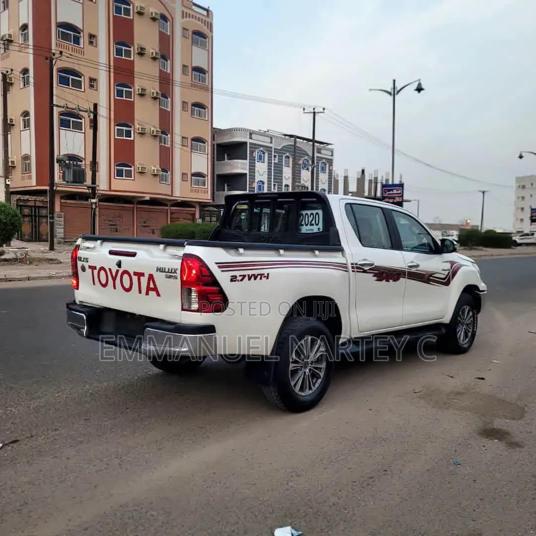 Toyota Hilux 2020 White