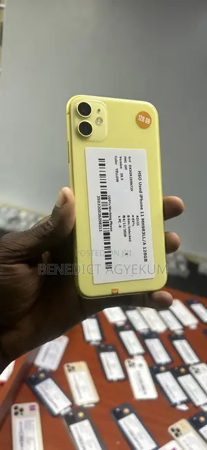 Apple iPhone 11 128 GB Yellow