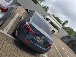 Toyota Corolla LE Plus 4dr Sedan (1.8L 4cyl CVT) 2015 Gray