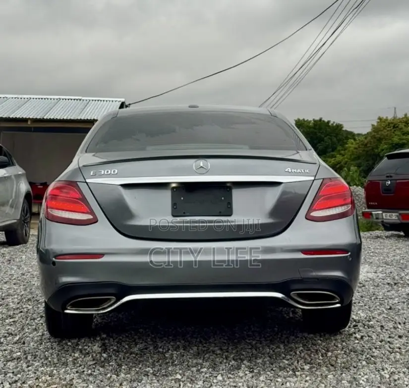 Mercedes-Benz E300 4Matic AWD Sedan (2.0L 4cyl 9A) 2017 Gray