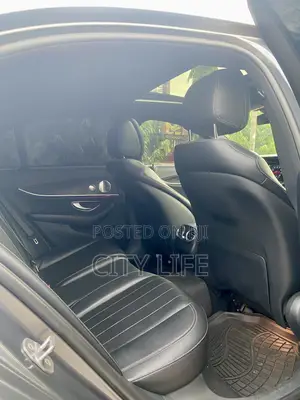 Mercedes-Benz E300 4Matic AWD Sedan (2.0L 4cyl 9A) 2017 Gray