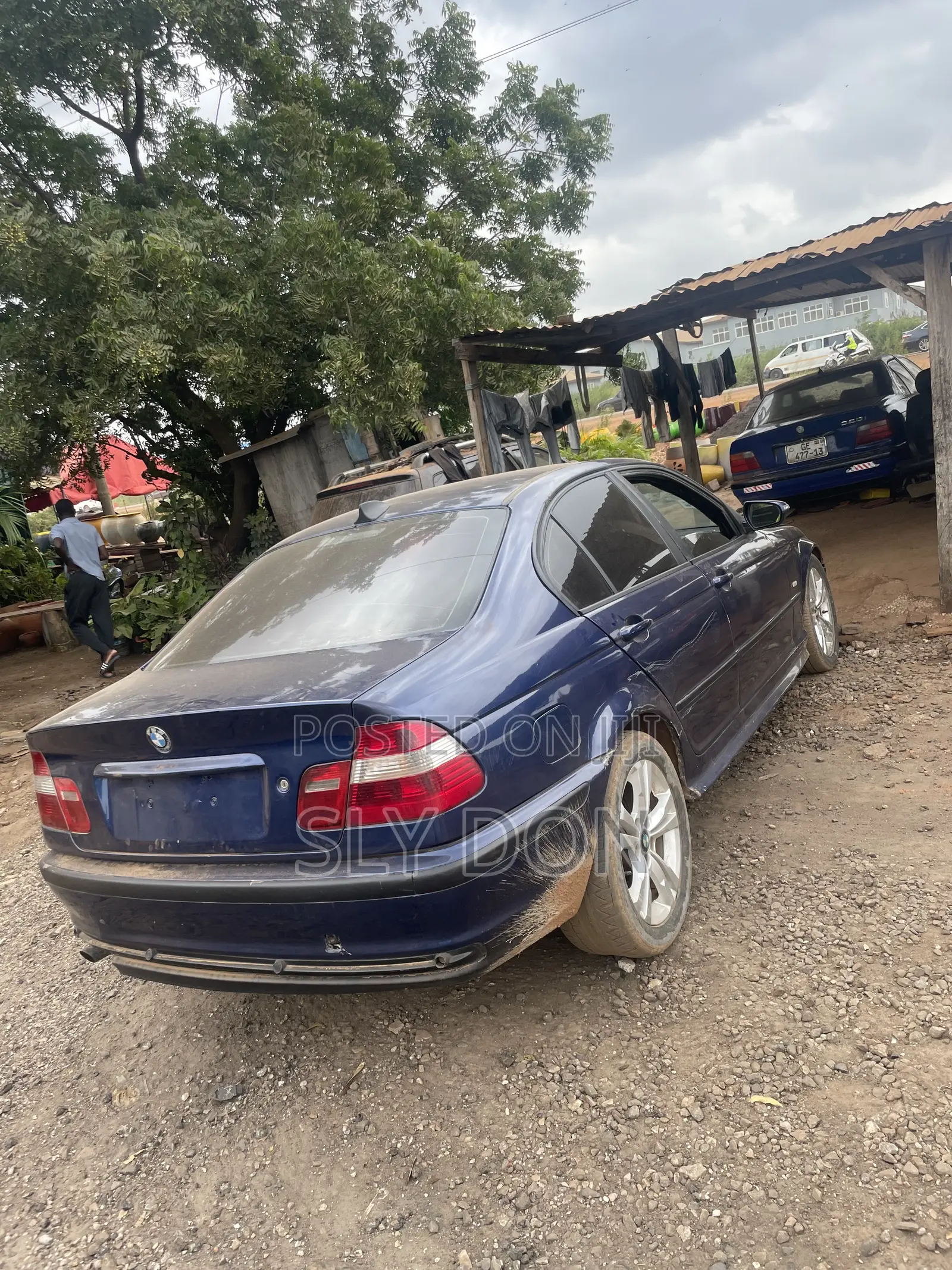 BMW 3 Series 330i RWD 2000 Blue