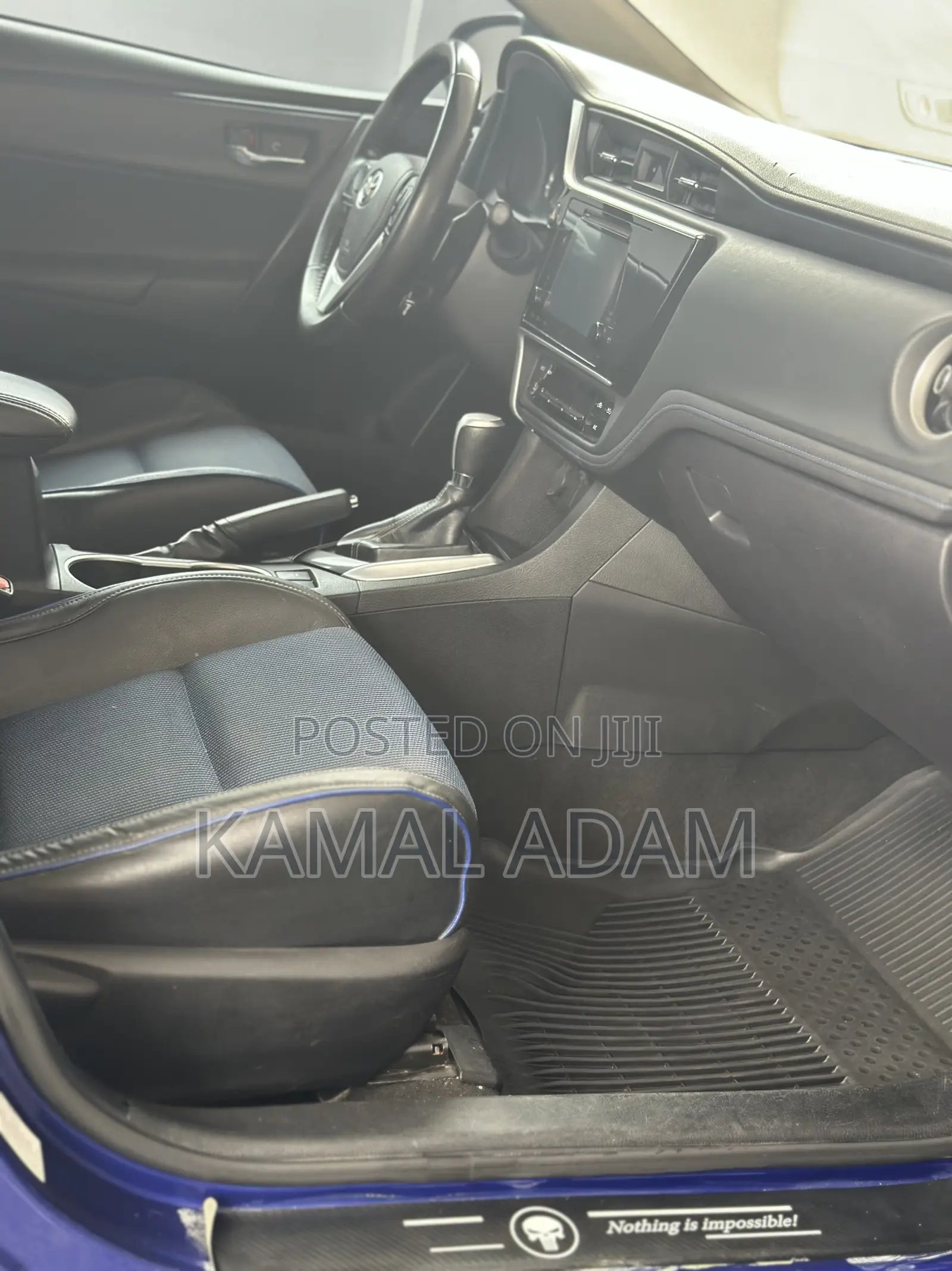 Toyota Corolla SE (1.8L 4cyl 6M) 2018 Blue