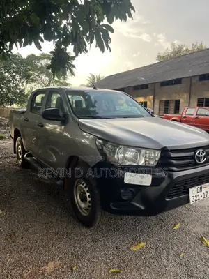Toyota Hilux Revo Double Cab Petrol 2.7 AWD 2017 Gray