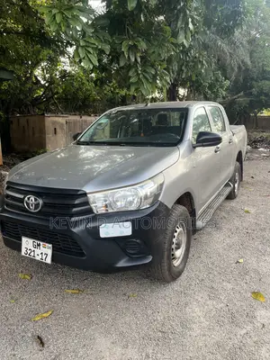 Toyota Hilux Revo Double Cab Petrol 2.7 AWD 2017 Gray