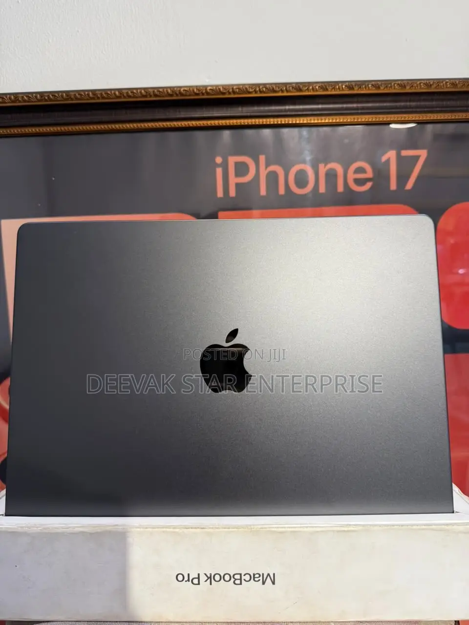 New Laptop Apple MacBook Pro 2025 M5 16GB Apple M5 SSD 512GB