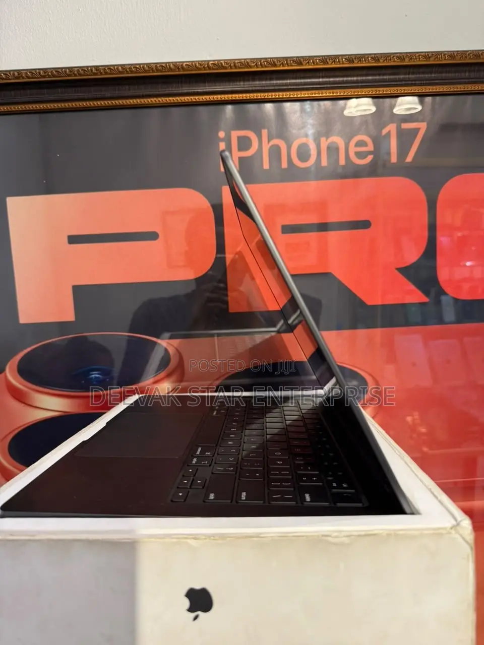 New Laptop Apple MacBook Pro 2025 M5 16GB Apple M5 SSD 512GB