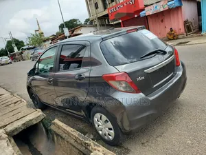 Toyota Vitz 1.3 AWD 5dr 2012 Gray