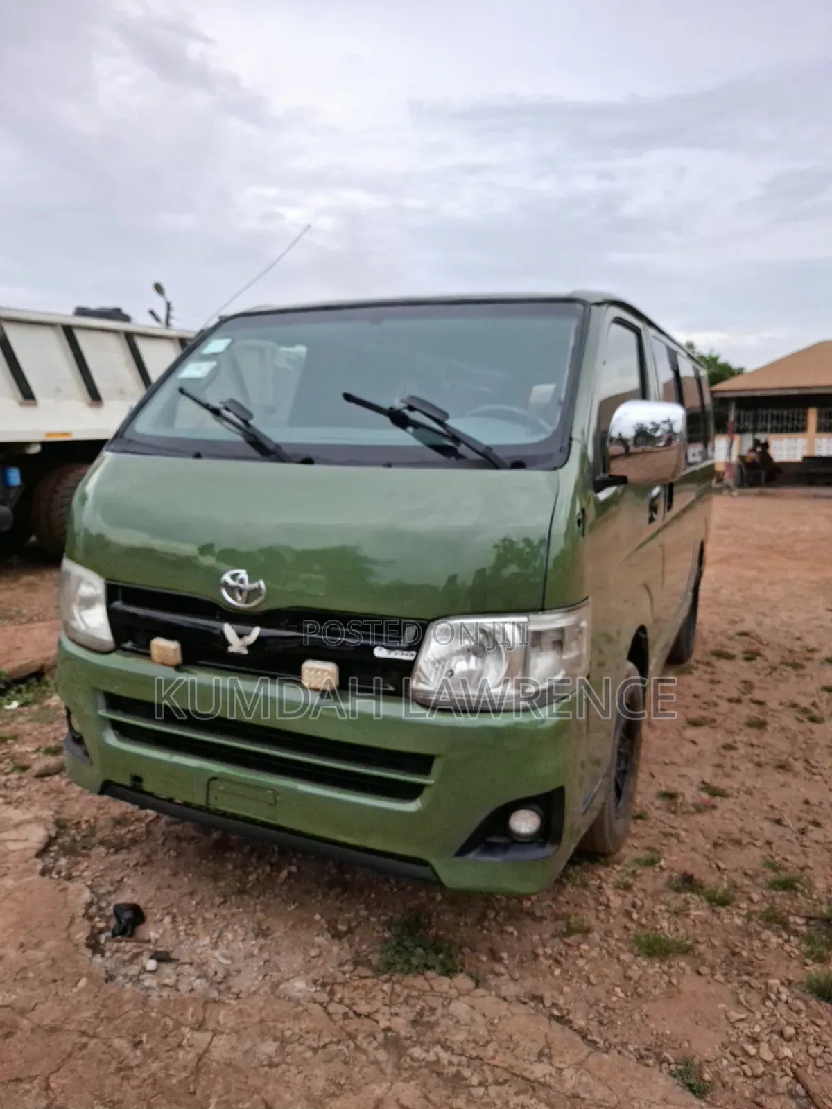 Toyota HiAce 2011 Green