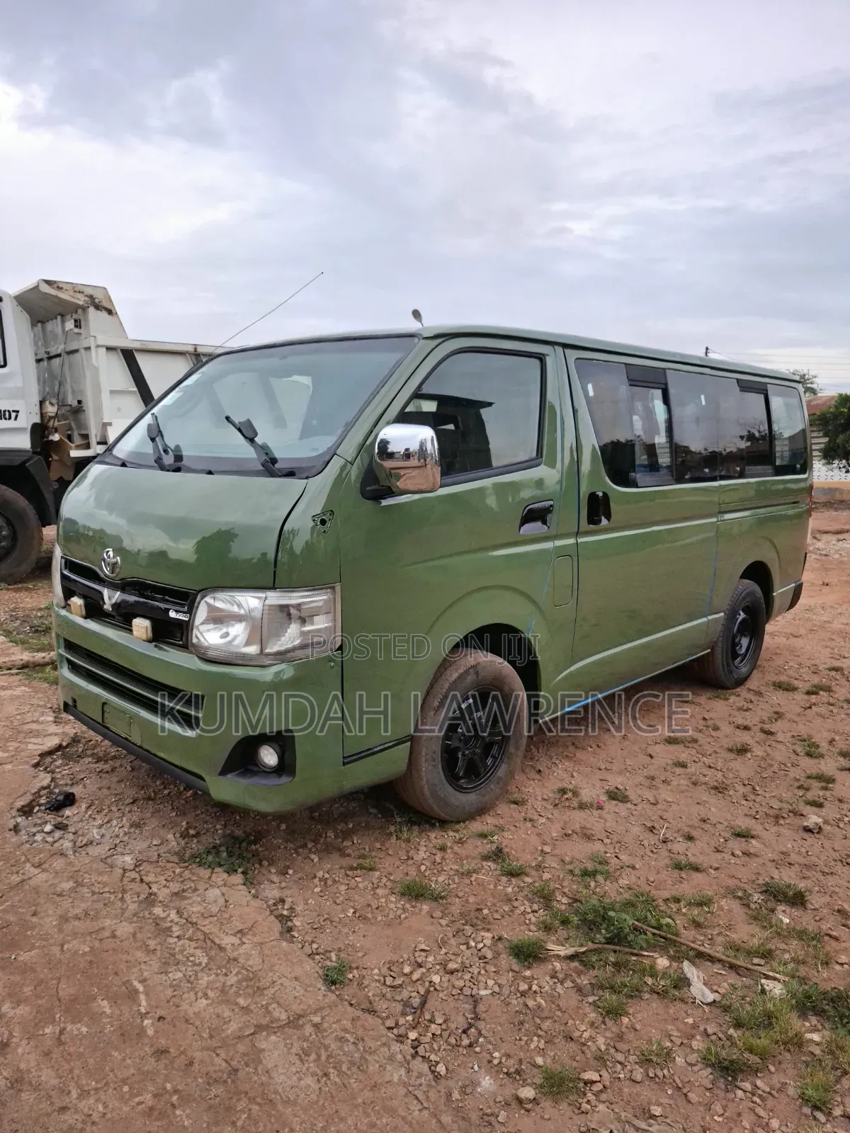 Toyota HiAce 2011 Green