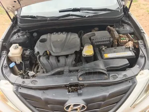 Hyundai Sonata GLS Sedan FWD (2.4L 4cyl 6A) 2013 White