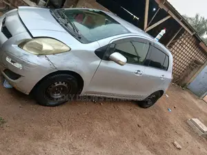 Toyota Vitz 1.3 FWD 5dr 2010 Silver