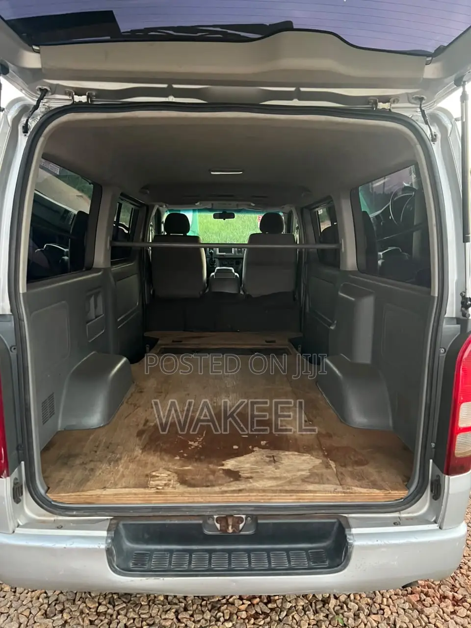 Toyota HiAce 2010 Silver