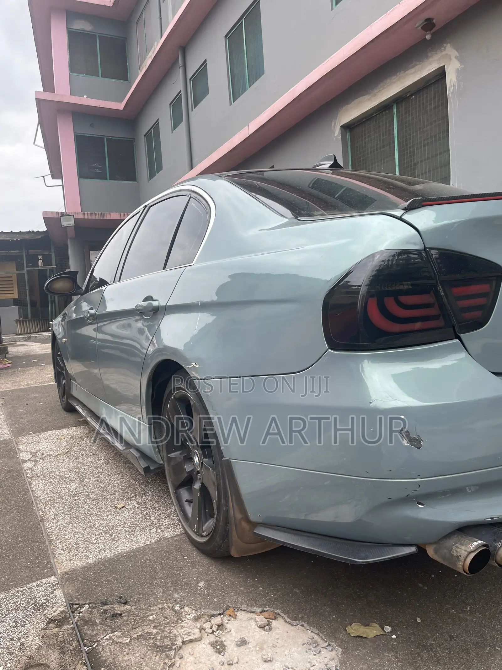 BMW 330i 2009