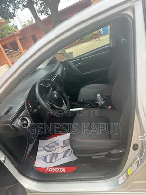 Toyota Corolla LE Eco (1.8L 4cyl 2A) 2018 Gray