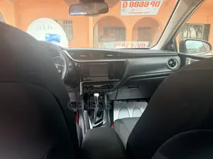 Toyota Corolla LE Eco (1.8L 4cyl 2A) 2018 Gray