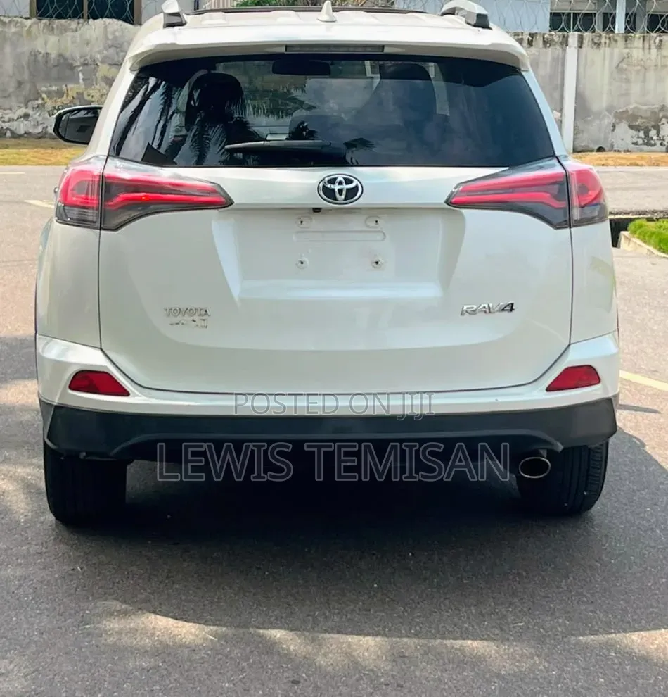 Toyota RAV4 2018 White