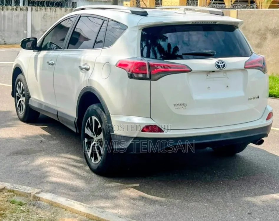 Toyota RAV4 2018 White