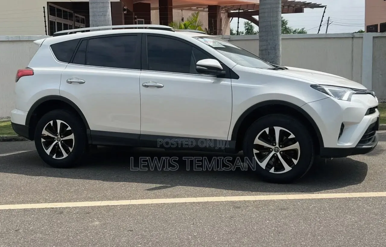 Toyota RAV4 2018 White